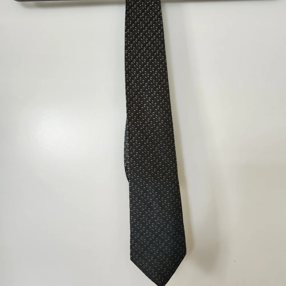 Kai Long 100% Silk Tie Green Gold Red White